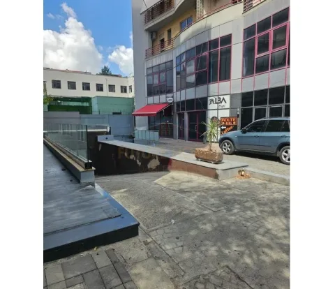Tirane, shitet ambjent biznesi Kati 0, 102 m² 210.000 € (Garda)