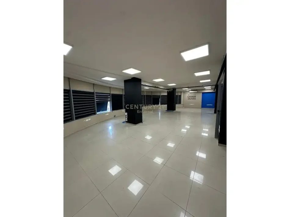 Tirane, jepet me qera ambjent biznesi Kati 5, 300 m² 2.600 € (Kompleksi Halili)