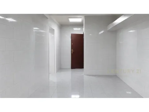 Tirane, jepet me qera ambjent biznesi , 93 m² 790 € (Mine peza)