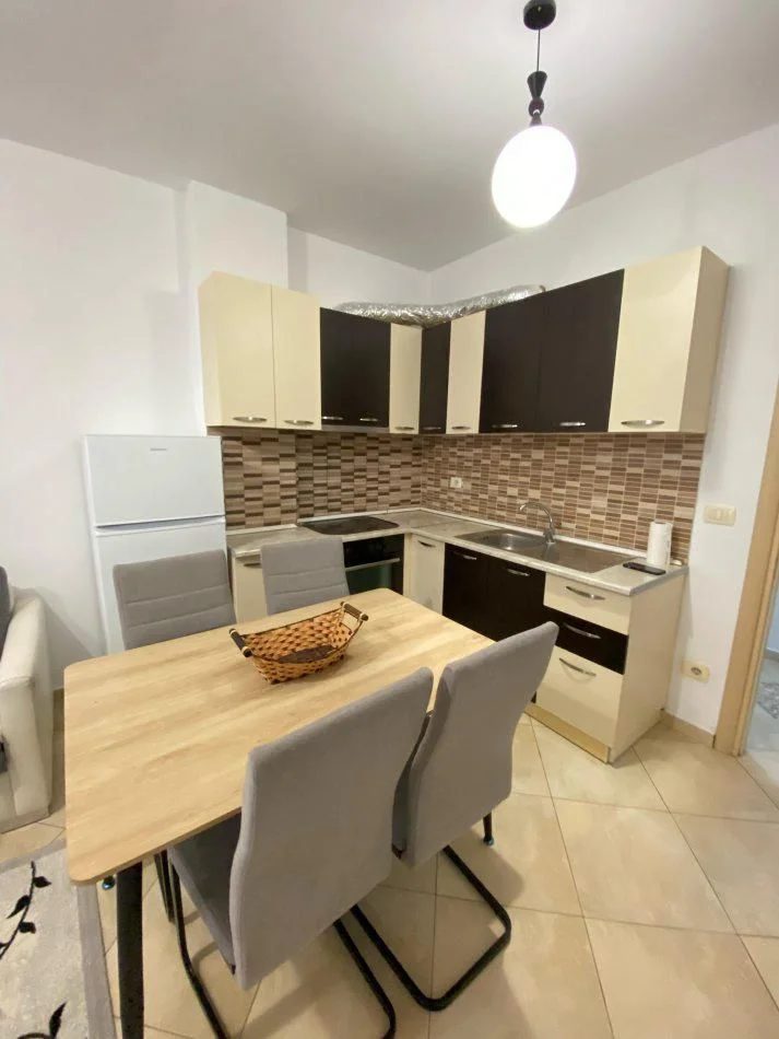 Tirane, jepet me qera apartament 2+1 Kati 8, 90 m² 480 € (ASTIR)