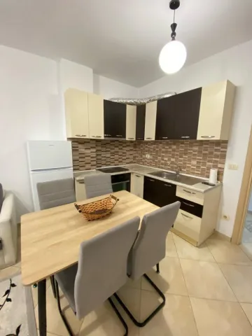 Tirane, jepet me qera apartament 2+1 Kati 8, 90 m² 480 € (ASTIR)