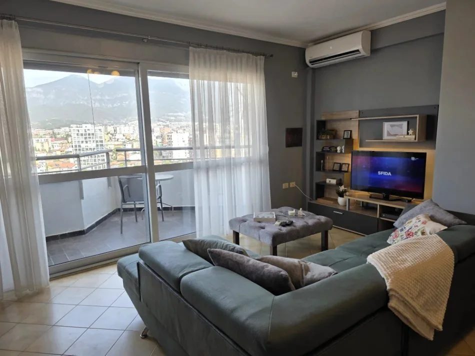 Tirane, jepet me qera apartament 1+1 Kati 11, 90 m² 650 € (Selvia)