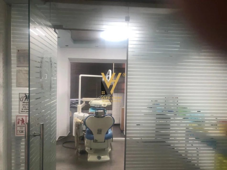 Tirane, shitet ambjent biznesi Kati 2, 70 m² 160.000 € (PAZARI I RI)
