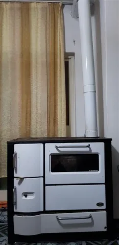 Tirane, shes Sobe me dru 150 €