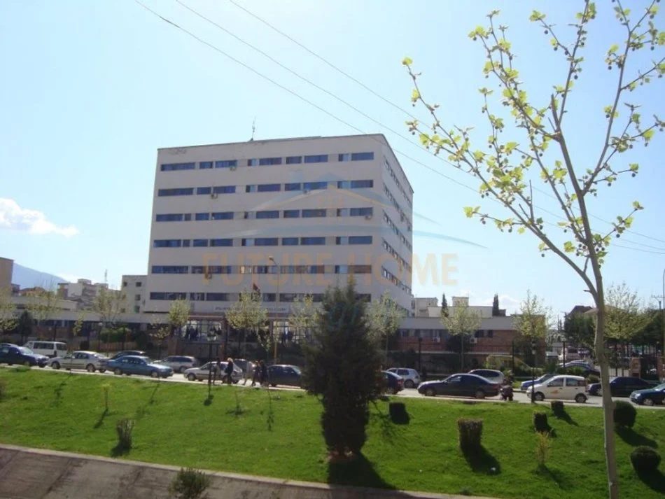 Tirane, shitet ambjent biznesi Kati 0, 358 m² 1.435.000 € (PRANE MATERNITETIT TE RI)