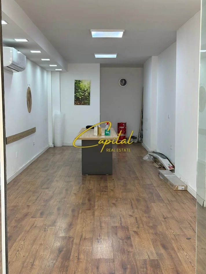 Tirane, dyqan ME QIRA Kati 0, 44 m² (LAPRAKE) 60.000 LEKE
