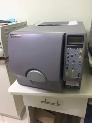 Tirane, shes pajisje sterilizuese Autoclave Cominox 18B Dynamica 50.000 Leke