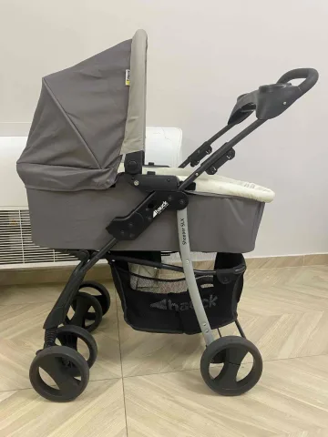 Shitet karrocë për bebe në gjendje shumë të mirë