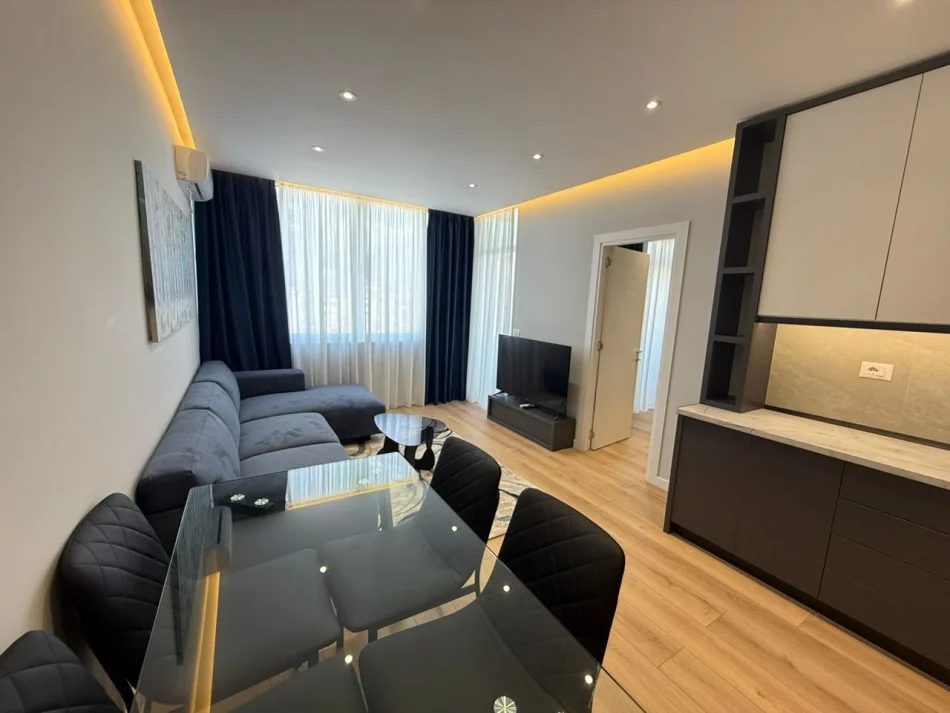 Tirane, shitet apartament 1+1 Kati 9, 57 m² 189000 € (Rruga Myslym Shyri)