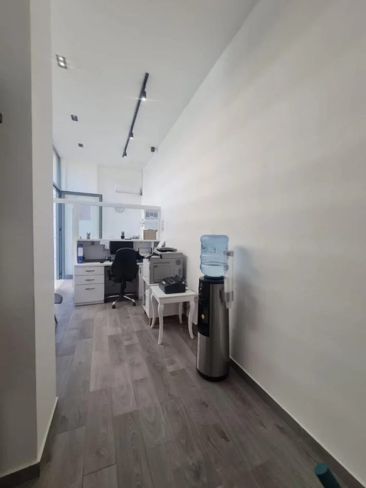 Tirane, shitet ambjent biznesi Kati 0, 26 m² 120.000 € (Rruga Don Bosko)
