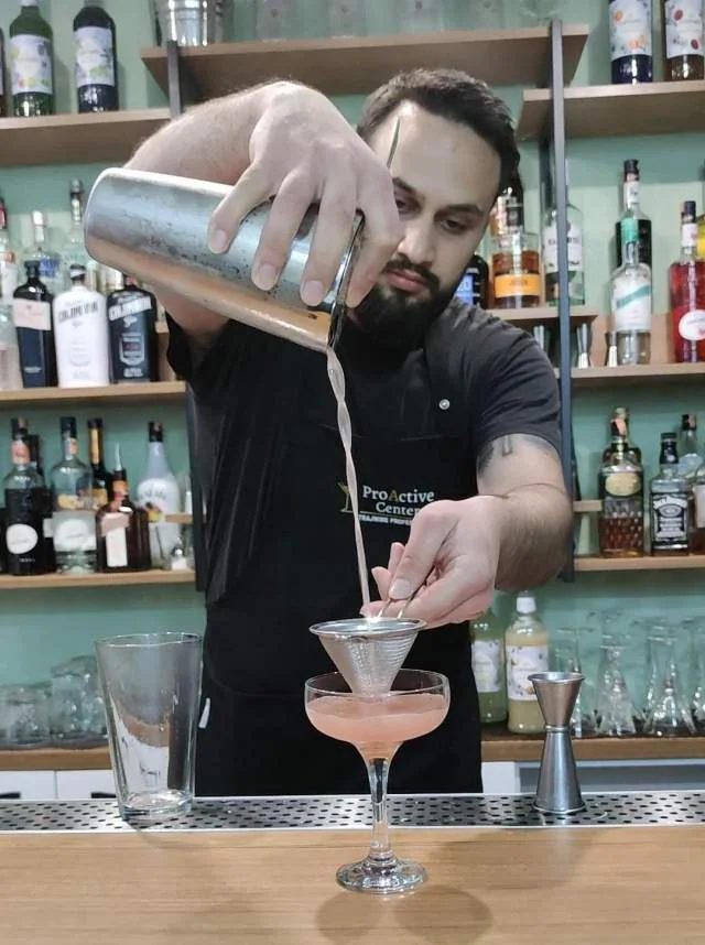 Kurse Profesionale te Licensuara per Barman ( Barist , Koktejle , Banakier )