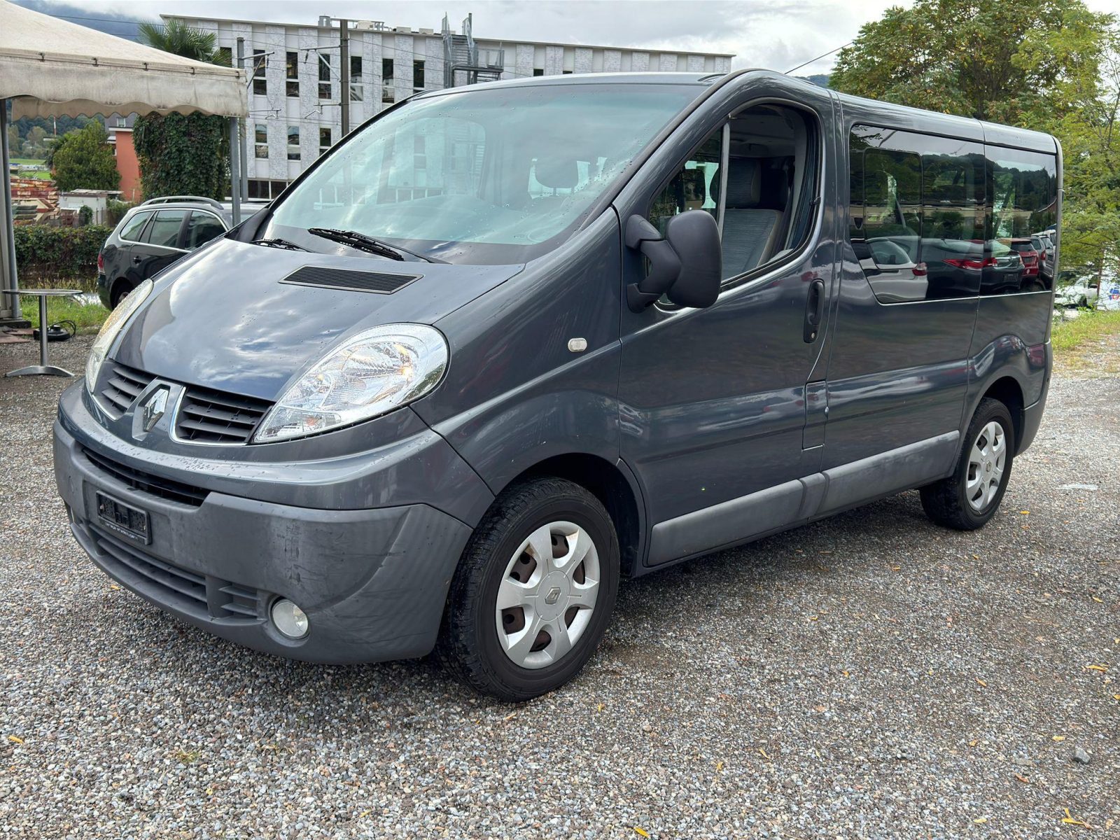 Furgon Renault Nafte 2012 vende 8+1