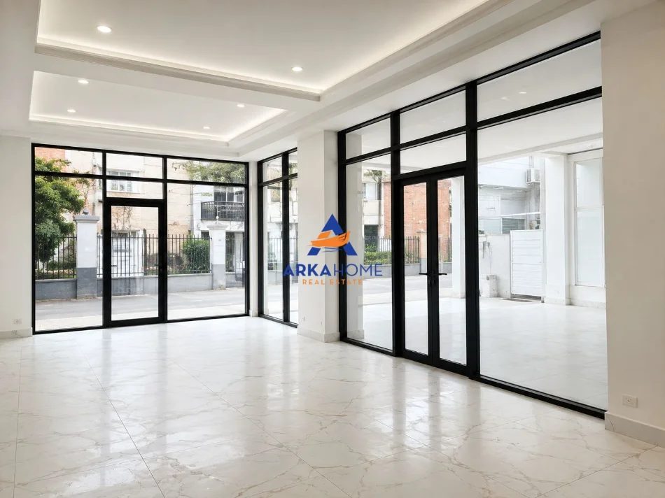 Tirane, jepet me qera zyre Kati 0, 132 m² 2.900 € (QENDER)