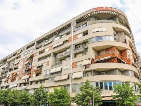 Tirane, shes apartament 1+1 Kati 4, 86 m² 130.000 € (astir)