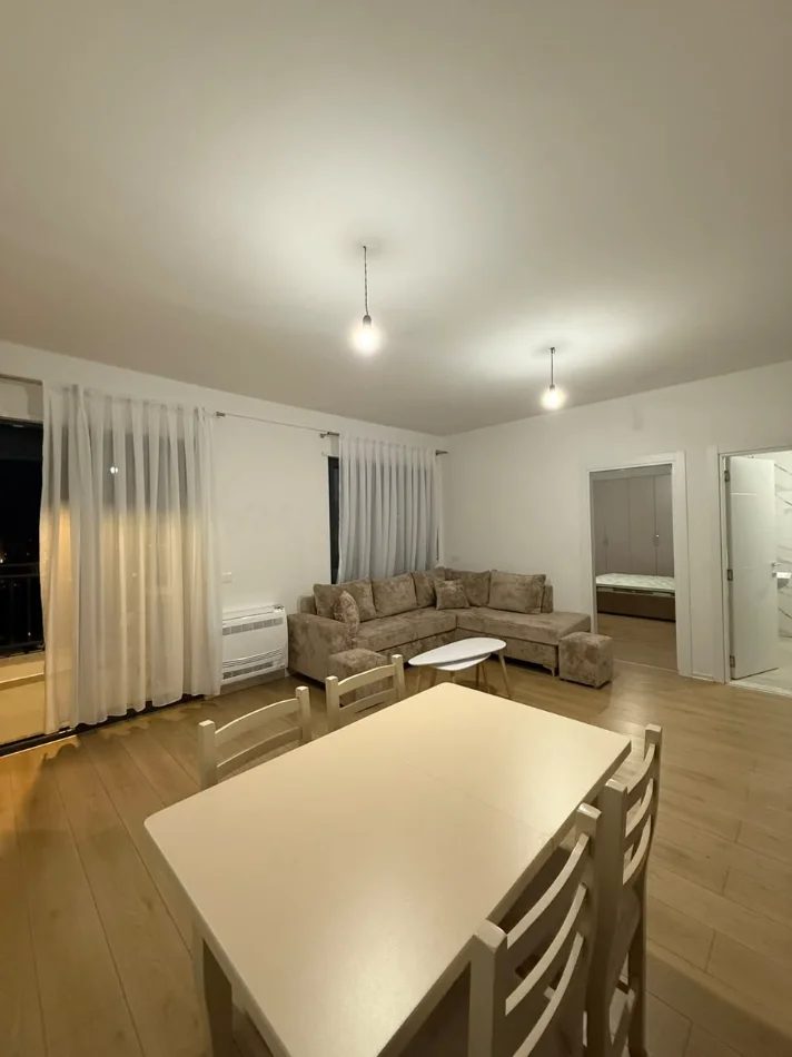 Tirane, jepet me qera Apartament 1+1+Ballkon, Mobilim i Ri,Kati 9, Çmimi 55.000 Lekë të Reja, (Tek Bulevardi i Ri, Tiran