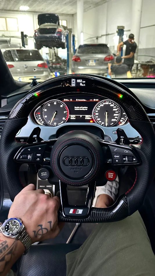 ✅SHITEN TIMONA AUDI ORIGJINAL CARBON ME LED TE PERSONALIZUAR PER GJITHA MODELET BASHKE ME MONTIM PROGRAMIM