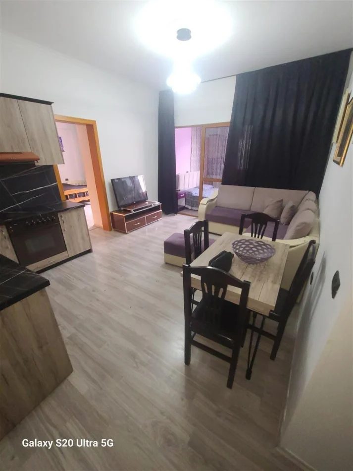 Tirane, shitet apartament 2+1 Kati 8, 73 m² 105000 € (Yzberisht)