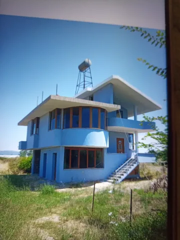 Lushnje, shes shtepi dy kat 220m2 +kat nentok 50m2+ truall 1500 m2, 100 000 € (Krutje, Zhym)
