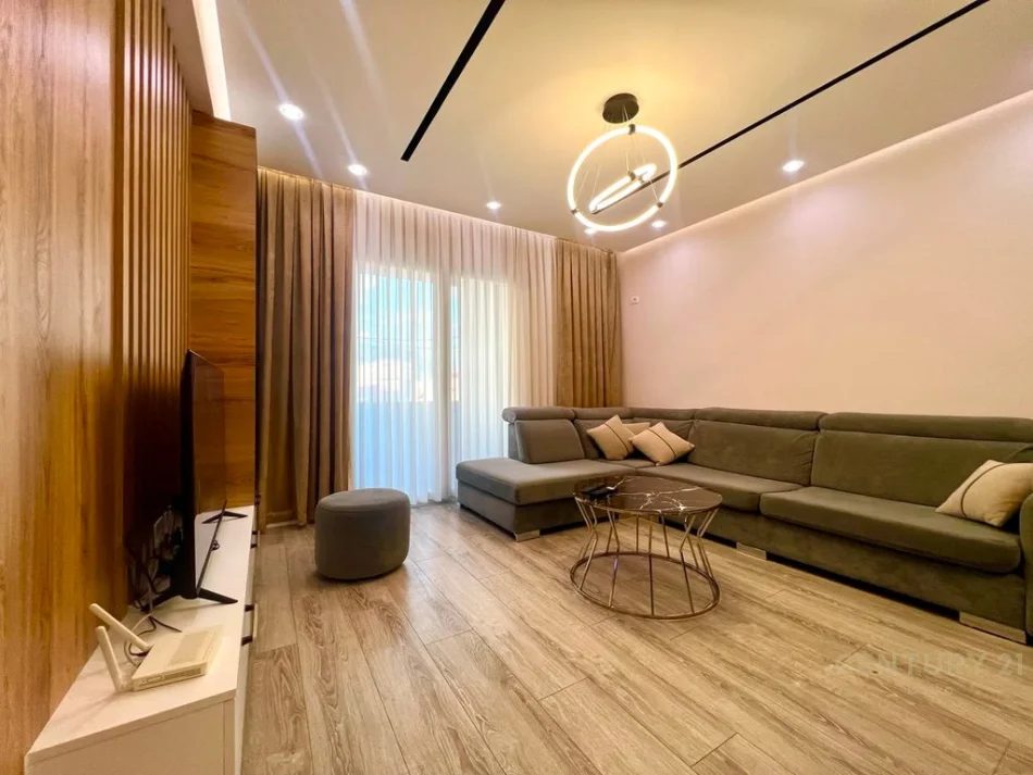 Tirane, jepet me qera apartament 2+1 Kati 8, 108 m² 1.000 € (Parku bosko146703)