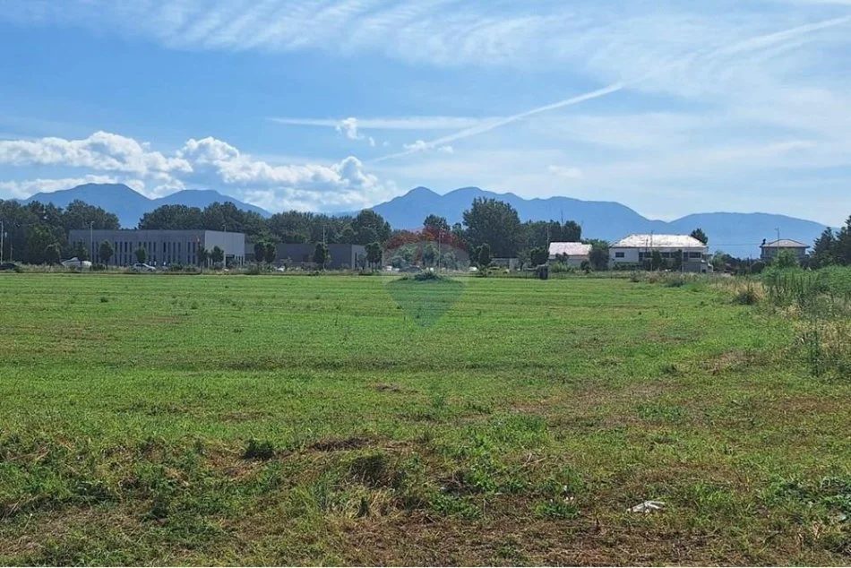 Tirane, shitet toke , 7.000 m² 525.000 € (Berxulle - Zonë Industriale, Autostrada Tiranë Durrës, Tiranë(ID: 530411012-85
