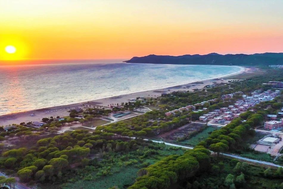 Shitet: 1+1 ( 71m²) Me Oborr (57.5m²) PRIVAT, Verandë & Parkim📍Gjiri i Lalëzit – Pranë Meliá Durrës | 149,000 € + Parkim