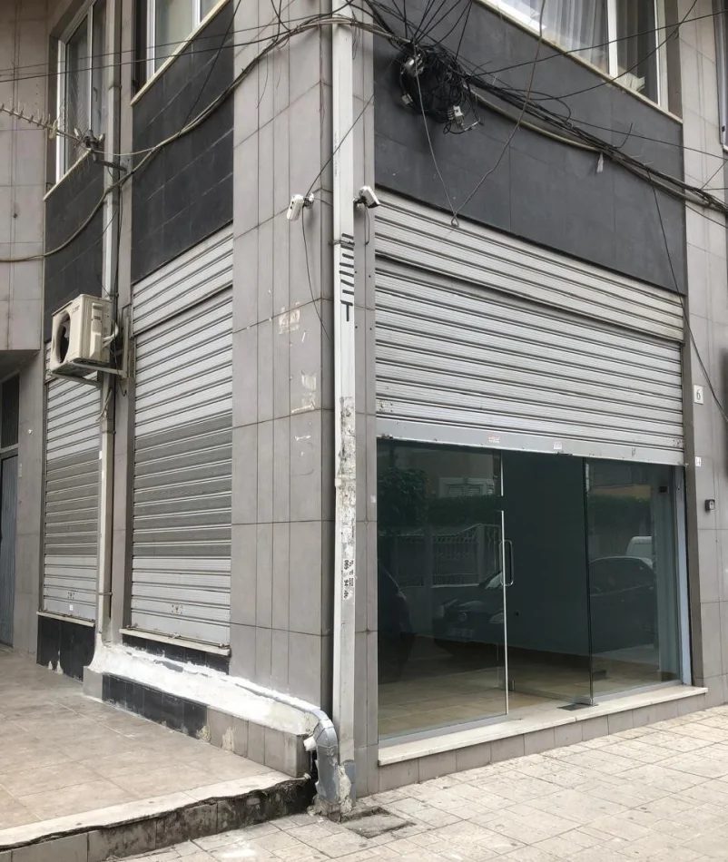Tirane, jepet me qera ambjent biznesi Kati 1, 28 m² 500 € (Rruga e Barrikadave)