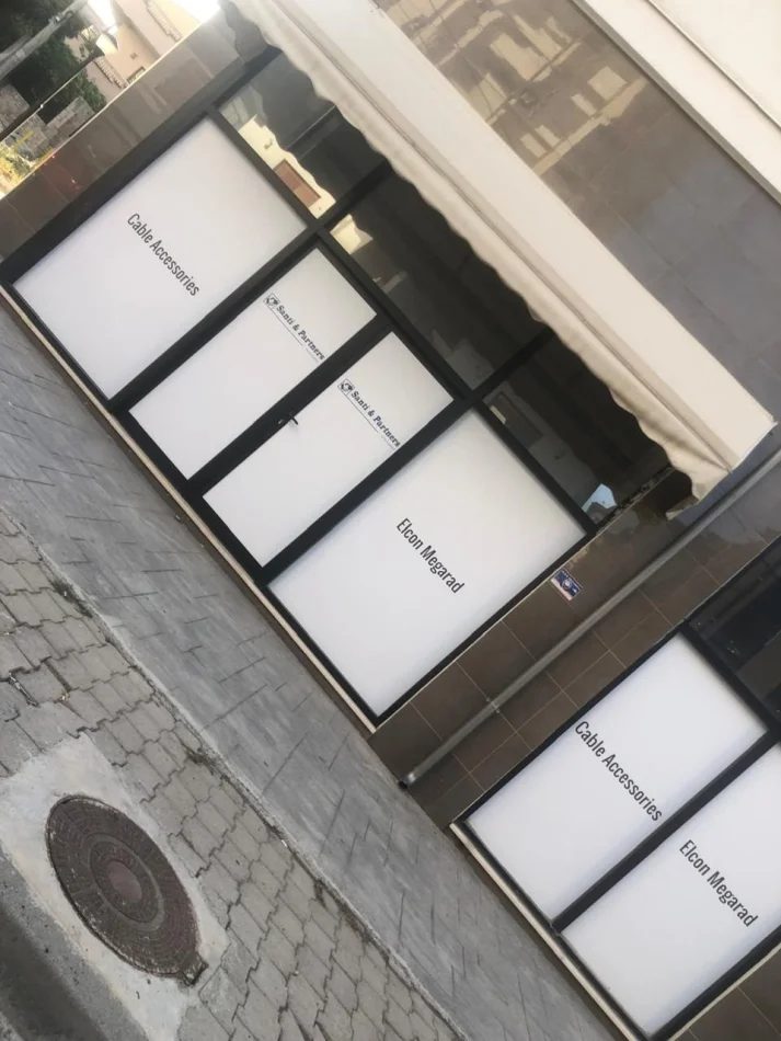 Tirane, jepet me qera ambjent biznesi Kati 1, 66 m² 600 € (Komuna e Parisit)
