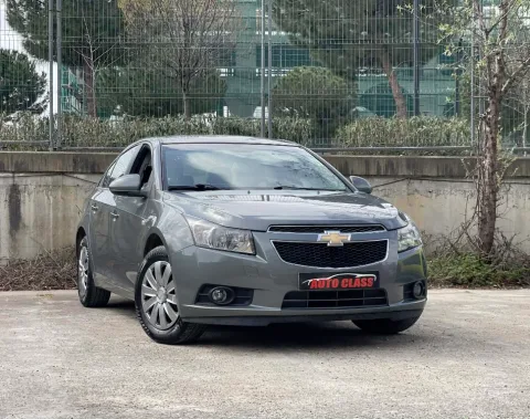 Tirane, shes makine CHEVROLET CRUZE LT Nafte, gri e erret automatik Klima 223.000 km