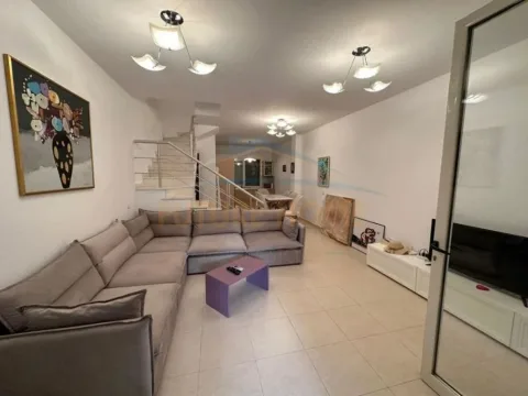 Shitet,Vile, Lura 1, Gjiri i Lalezit 300.000 EURO UNA34255