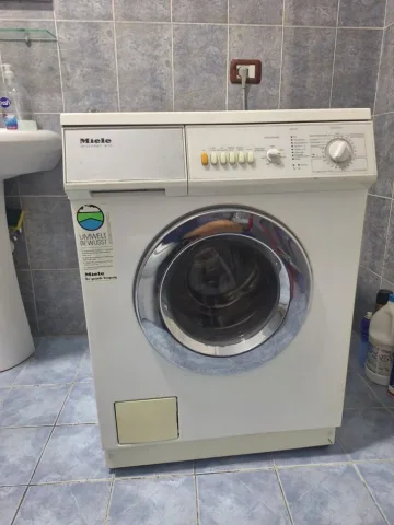 Tirane, shes Lavatrice Shitet Lavatrice Miele Novotronic W822 gjermane 7kg cmimi 14 000 lek