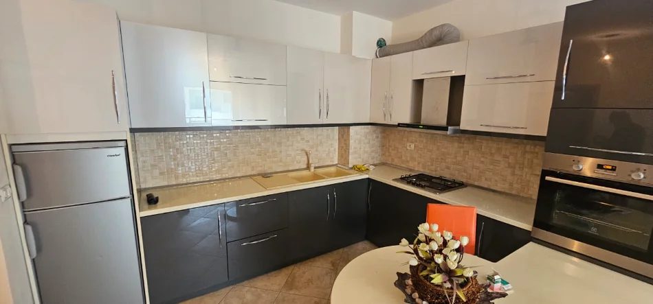 Durres, ofroj JEPET ME QERA – 2+1 NË DURRËS PLAZH Durrës Plazh 500 €