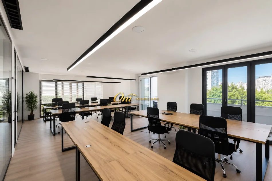 Tirane, jepet me qera zyre Kati 7, 200 m² 2.500 € (RRUGA E KAVAJES)