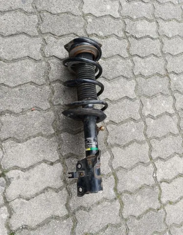 Durres, shes Amortizator Nissan Qashqai, krahu i djathte i shoferit