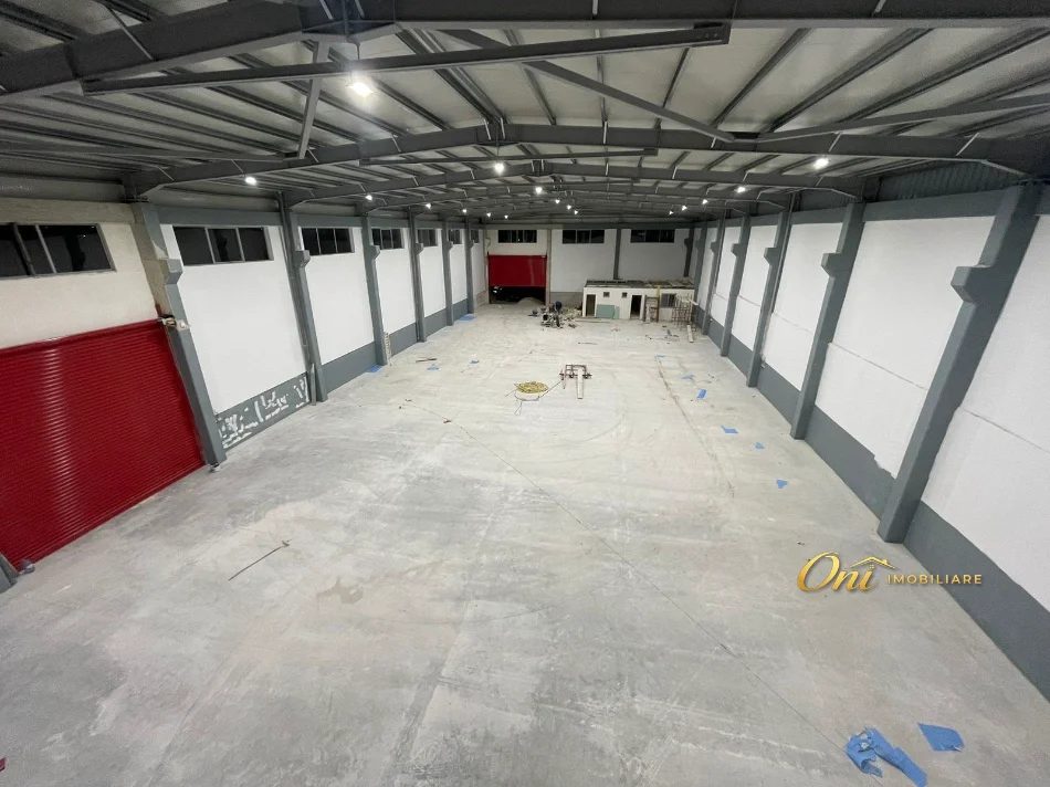 Tirane, jepet me qera ambjent biznesi Kati 0, 1.100 m² 4.000 € (VORE)
