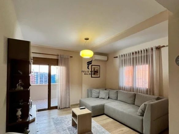 Tirane, jepet me qera apartament 1+1 Kati 8, 75 m² 850 € (MYSLYM SHYRI)