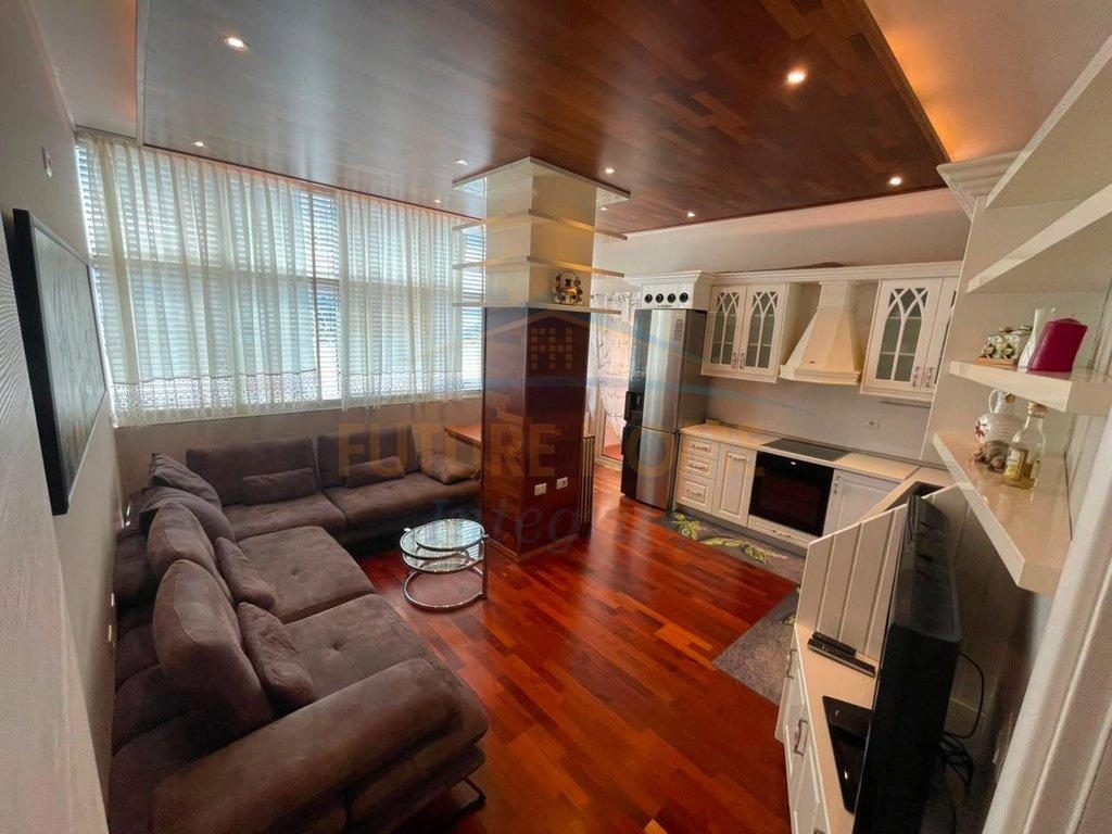 0693769552,Qera, Apartament 1+1, Pazari i Ri, Tiranë.