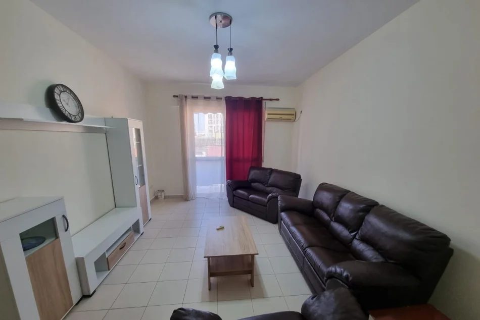 Tirane, jepet me qera apartament 2+1 Kati 2, 86 m² 400 € (Rruga Hamdi Pepo)