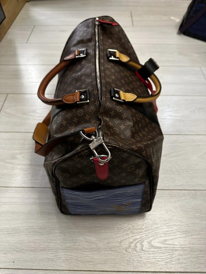 Tirane, shes Shitet Cante Louis vuitton e re