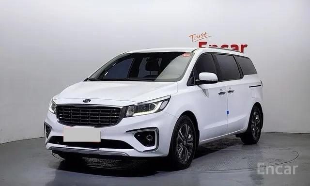 Kia Carnival 9 seater luxury