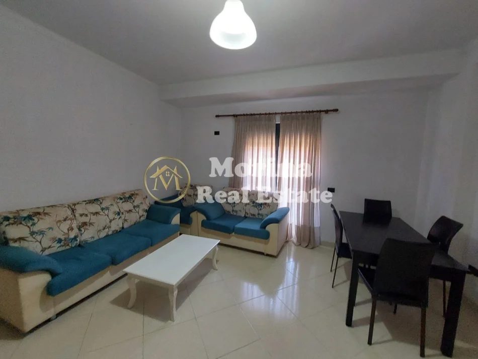 Tirane, jepet me qera ambjent biznesi Kati 3, 400 m² 500 € (Shkolla Bashkuar)