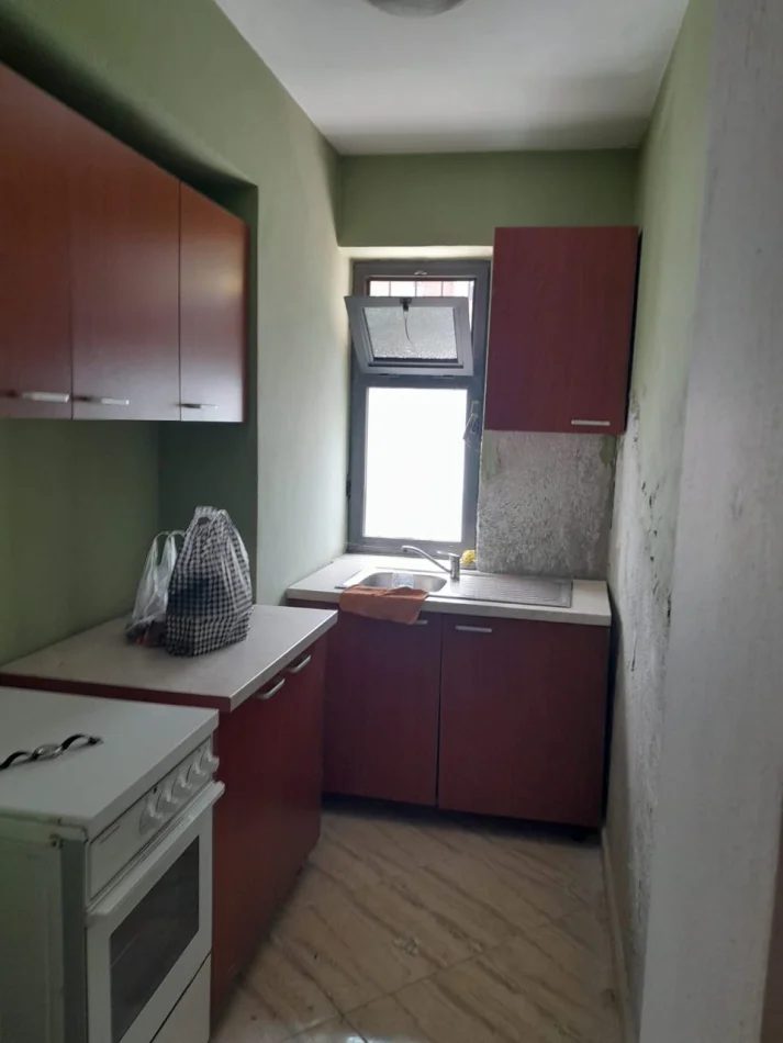 Tirane, jepet me qera apartament Studio Kati 1, 45 m² 430 € (Pazari i Ri)