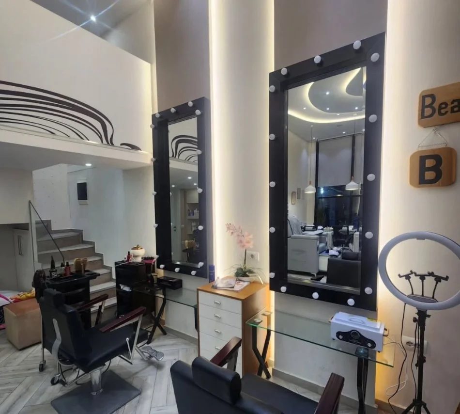 Tirane, jepet me qera ambjent biznesi Kati 1, 85 m² 1.450 € (Kompleksi Tirana Golden Park)