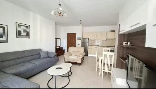 Tirane, jepet me qera apartament 2+1 Kati 1, 100 m² 500 € (ASTIR)