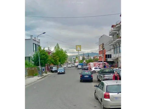 Jepet me qera Hotel 6-katesh, 2.000 m² 13.000 € (SAUK -TEG)