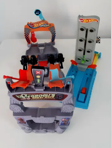 2 Pista garash Hot Wheels