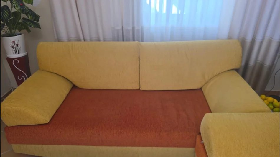 Tirane, shes SHITEN 2 DIVANE DHE 1 KOLLTUKE 180 €