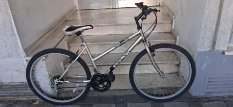 Tirane, oferte biciklete 26 gri metalizato 130 €