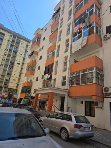 Lezhe, shitet apartament 3+1+Ballkon, ashensor,128 m² 115.000 €