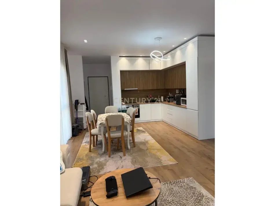 Tirane, jepet me qera apartament 3+1+Aneks Kati 3, 1.150 € (EMERALD CENTER – 5 MAJ)