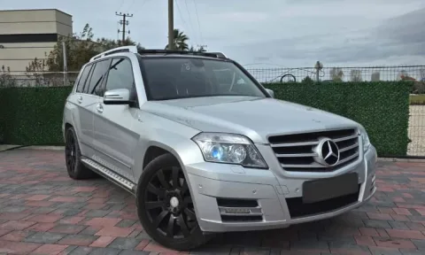 Makine me qera ne Rinas Tirane - Mercedes GLK me Qera | SUV Komod